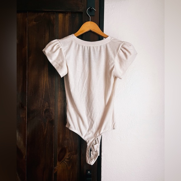 Dress Forum Los Angeles Oatmeal Bodysuit 🤍 - Picture 2 of 3